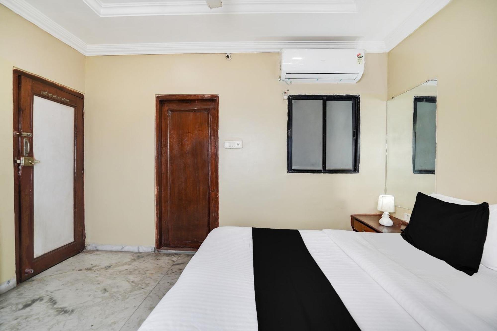 Super Hotel O Pithampur Formerly Ganga Residency Akolia Экстерьер фото